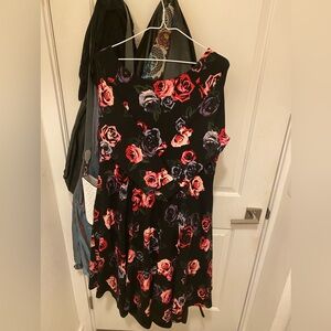 Betsey Johnson floral 3/4 skater dress with pockets NWOT 00